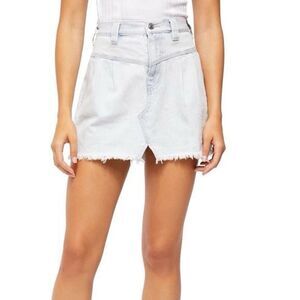 ✨FREE PEOPLE LIGHT WASH SIDE CAR DENIM MINI SZ 29 SKIRT✨